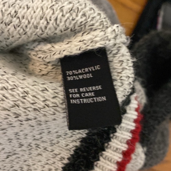 Cliche’ Wool Zip up Sweater - Picture 7 of 7